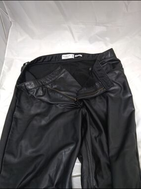 Abercrombie & Fitch Black Faux Leather Straight Leg Pants 33/16
